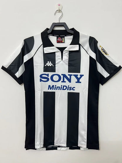 97/99 Juventus Home