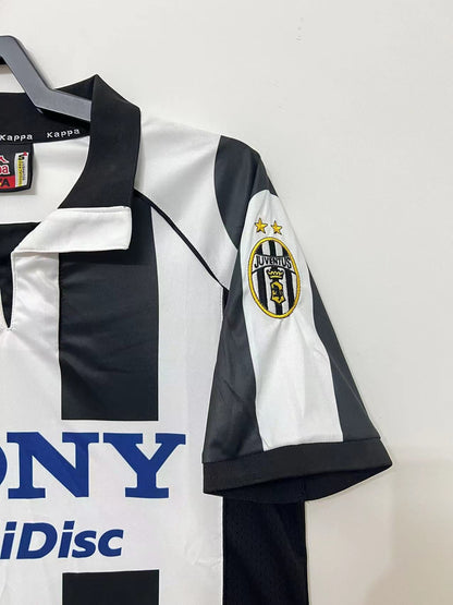 97/99 Juventus Home